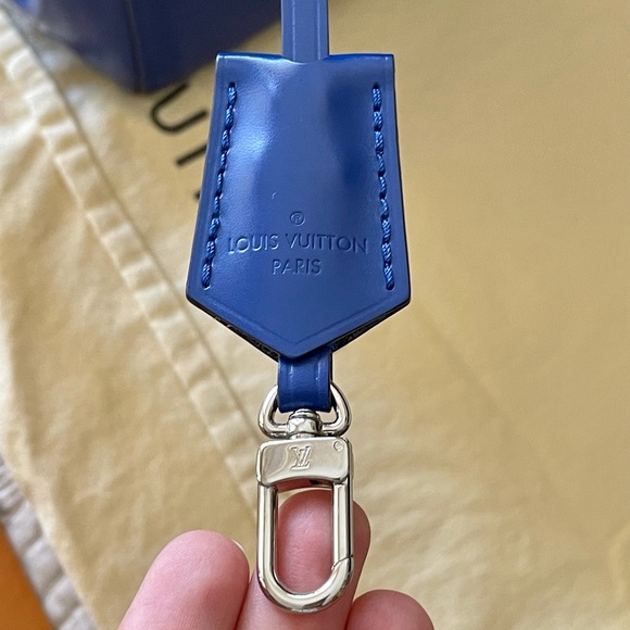 Louis Vuitton Cluny MM bag - Picture 7 of 16